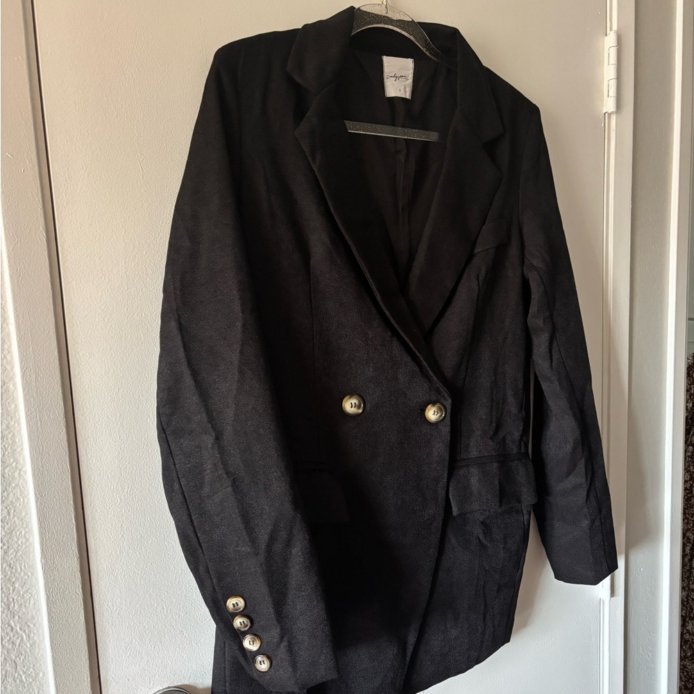 Carly Jean Los Angeles Black blazer
